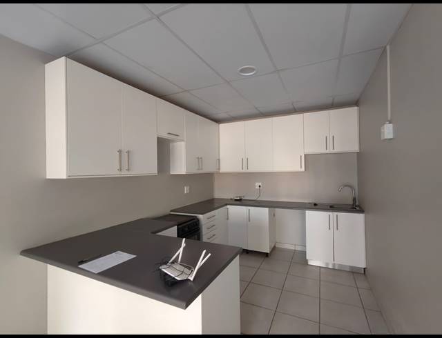 2 BEDROOM APARTMENT TO LET IN PEACEHAVEN INDUSTRIAL